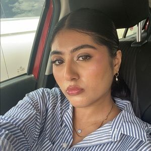 Meet your Posher, Henna